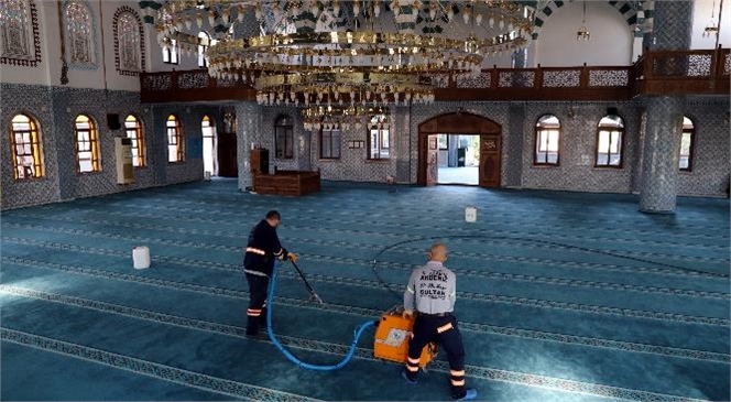 Mersin’in En Büyük Camilerinden Olan Yeni Hal Kompleksi Camisi Temizlenip Dezenfekte Edildi