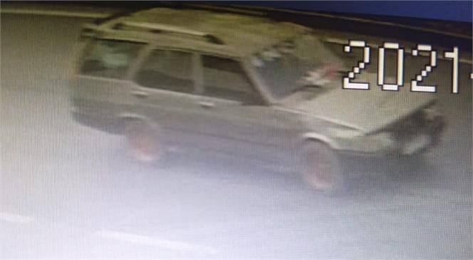 Mersin'de Bir İkametten Hırsızlık Yapan Şahıslar Yakalandı! Arabanın Ön Camına Yazdırdığı Yazı İle Yakayı Ele Verdi