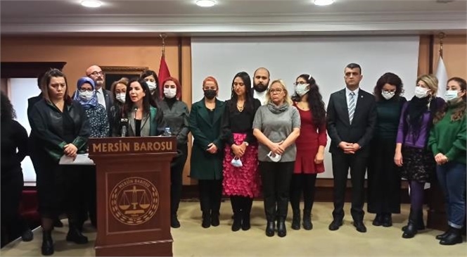 Mersin Barosu Kadın Hakları Merkezi Basın Açıklaması Yaptı