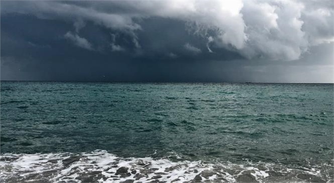 Meteoroloji Akdeniz'e Fırtına Uyarısında Bulundu