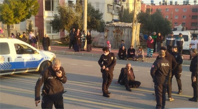 Mersin'de Sokak Ortasında Güpegündüz Silahlı Saldırı Olayı Yaşandı