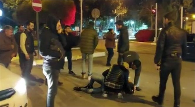 Mersin Tarsus'ta Otomobille Motosiklet Çarpıştı
