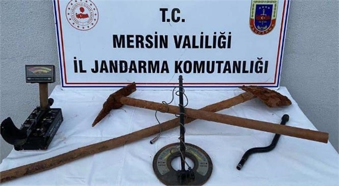 Mersin Anamur'da İzinsiz Kazı Yaptıkları Belirlenen 3 Şüpheli, Jandarma Ekiplerince Yakalandı