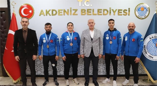 Başkan Gültak, Madalya İle Dönen Sporcuları Maddi Olarak Ödüllendirdi