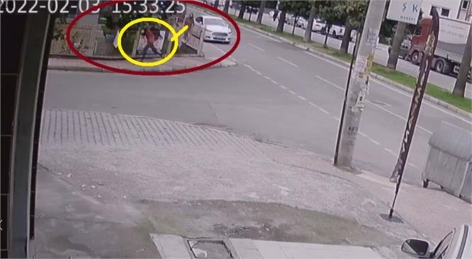 Cep Telefonunu Çalıp Kaçan Şüpheli, Önce Kameralara Ardından Polise Yakalandı