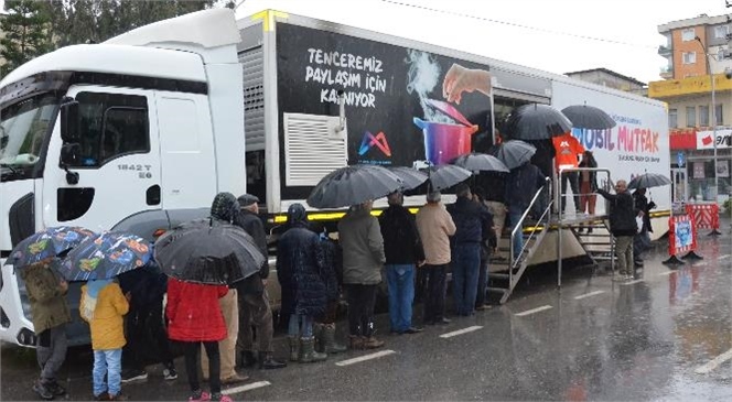 Büyükşehir’in Mobil Mutfak Tırı’na Yenice’de Yoğun İlgi