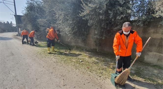 Büyükşehir Belediyesi Ekipleri, Tarsus’a Bağlı Ova da Yer Alan Atalar Mahallesi’nde de Dezenfekte, Bakım, Temizlik ve İlaçlama Çalışması Gerçekleştirdi