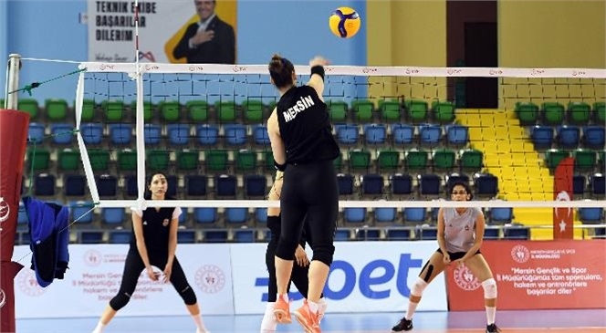 Mersin Büyükşehir Msk Kadın Voleybol Takımında Motivasyon Yüksek