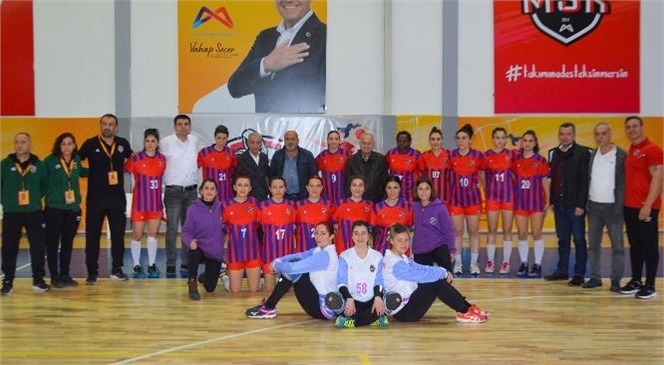 Kadın Basketbol, Voleybol, Hentbol İle Erkek Basketbol Takımları Hem İç Hem Dış Sahada Galip