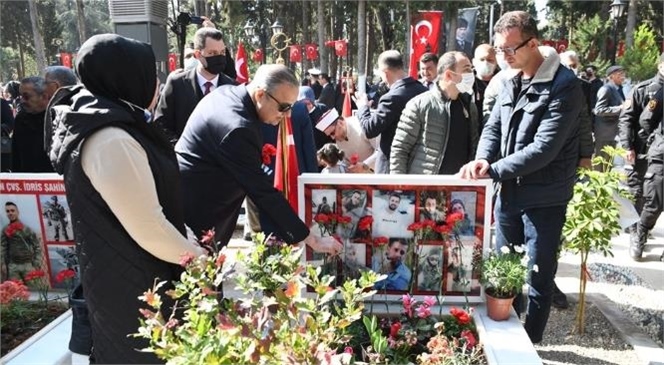 Mersin'de Çanakkale Deniz Zaferi’nin 107. Yıl Dönümünde Şehitlerimiz Anıldı