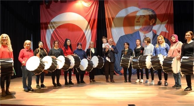 Mersin Erdemli ’de, Vatandaşlar Sahura Kadın Ramazan Davulcularının Ritim ve Manileri İle Uyandı