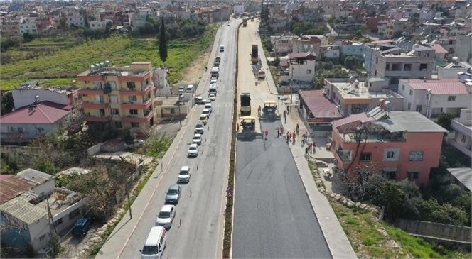 Ekipler, Milli Mücahit Rıfat Uslu Caddesi’nin Asfaltını Yeniledi