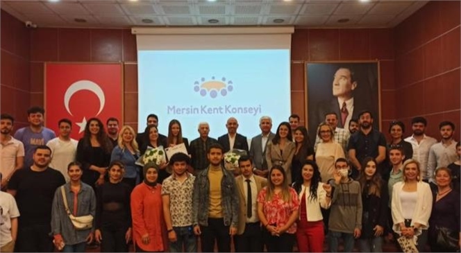 Mersin Kent Konseyi Gençlik Meclisi’nin İlk Etkinliği "İnovatif Girişimcilik Nedir?" Konulu Panel, Mersin Büyükşehir Belediyesi Kongre ve Sergi Sarayı’nda Gerçekleştirildi