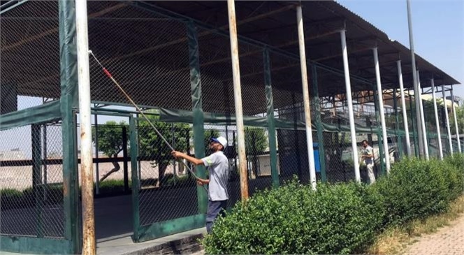 Mesudiye Mahallesi’nde Bulunan, Sit Alanı İlan Edilerek Koruma Altına Alınan Binanın Etrafı Sacla Kaplandı