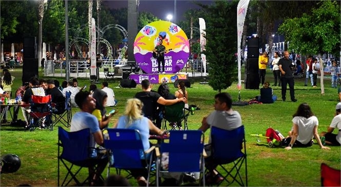 Mersin’de Yaz Akşamlarının Keyfi Akustik Konserlerde Çıkıyor
