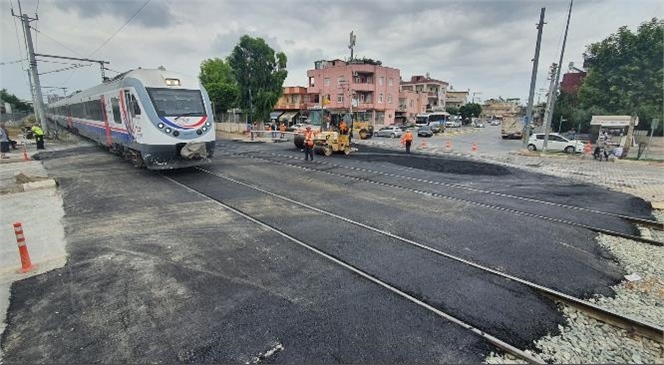 Mersin Büyükşehir ve Tcdd Ekipleri, Hemzemin Geçitte Kapsamlı Bakım Gerçekleştirdi