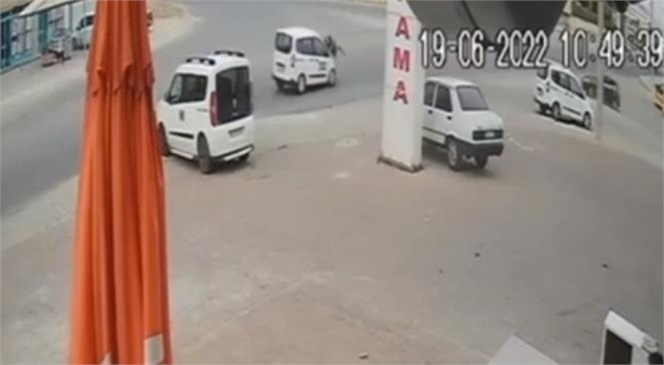 Mersin'de Meydana Gelen Kazada Vatandaş Arabanın Altında Kaldı