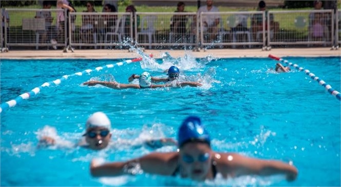 Mersin Büyükşehir, Yüzme Kurslarında Yaz Sezonu Boyunca Toplam 4 Bin Kişiyi Ağırlayacak