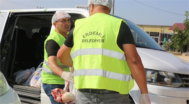 Belediye Tarafından Toplamda 300 Aileye Kurban Eti Ulaştırıldı