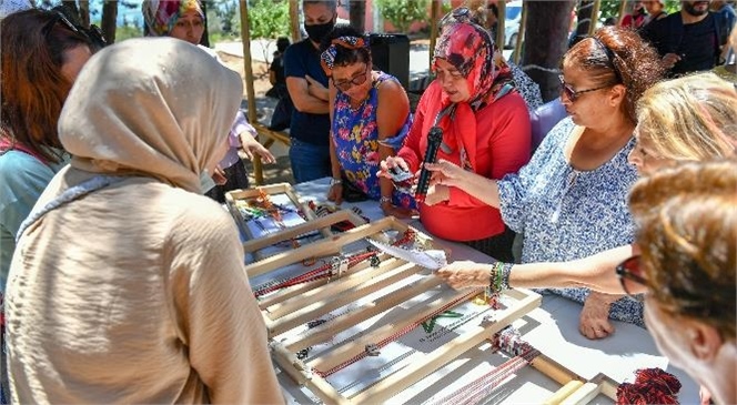 Darısekisi Örnek Köyü’nde Kadınlar Çarpana Dokumayı, Çocuklar ise İtfaiyeyi Öğrendi