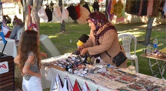 Üretici Kadın Stantları Tarsus’ta Farklı Noktalarda Yeniden Açıldı