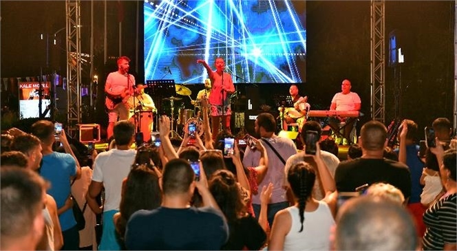 Büyükşehir Belediyesi Kent Orkestrası Kızkalesi’nde Konser Verdi