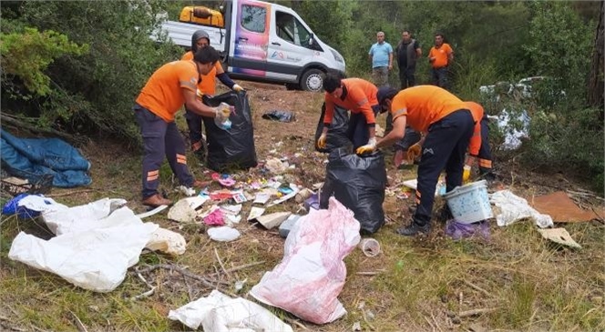 Çamlıyayla’da Ormanlık Alana Dökülen Çöplere Büyükşehir Ekipleri Müdahale Etti