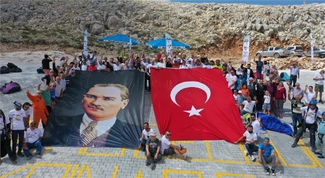 30 Ağustos Zafer Bayramı’nın 100. Yılında Mersin Erdemli’de, 16 İlden 120 Sporcunun Katılımıyla "Zafer Ruhuyla Uçuyoruz" Sportif Etkinliği Düzenlendi