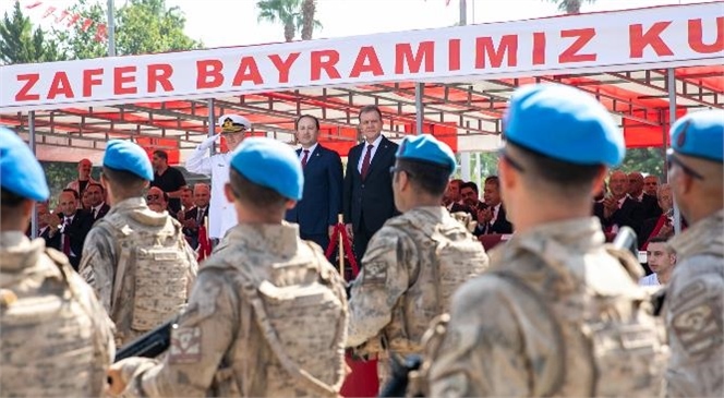 Seçer: "30 Ağustos, Bugünkü Bağımsız ve Demokratik Türkiye'nin İlk Kilometre Taşlarının da Döşendiği Bir Gündür"