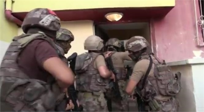 Mersin'de 13 Kişi Gözaltına Alındı