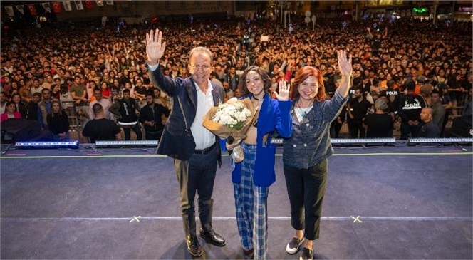 Mersin Büyükşehir Belediyesi Tarafından Bu Yıl Birincisi Yapılan Uluslararası Tarsus Festivali, Zeynep Bastık Konseri İle Sona Erdi