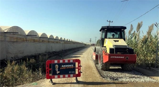 Akdeniz Belediyesi, İhtiyaç Duyan Kırsal Mahallelerin Yollarında Sathi Kaplama (Soğuk Asfalt) Çalışmalarına Hızlı Başladı