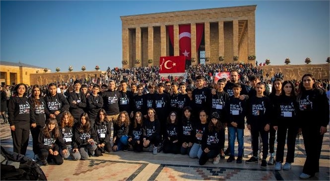 Mersin Büyükşehir Kurs Merkezi Öğrencileri İlk Kez Anıtkabir’e Gittiler