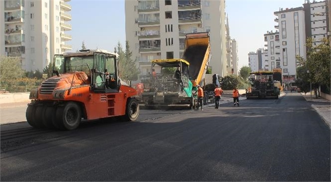 Mersin Büyükşehir Belediyesi Yol Yapım Bakım ve Onarım Dairesi’ne Bağlı Ekipler, Kent Genelinde Yol ve Asfalt Çalışmalarına Devam Ediyor