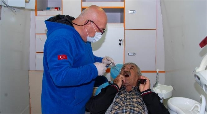 Mersin Büyükşehir Belediyesi Emekli Evi Üyelerine Ücretsiz Ağız ve Diş Sağlığı Kontrolü Yapıldı