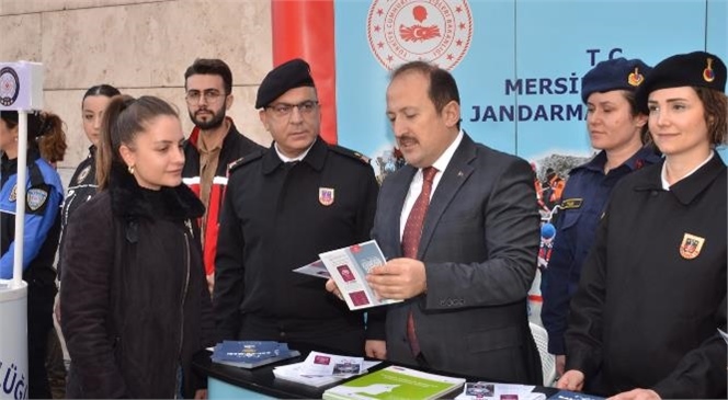 Mersin İl Jandarma Komutanlığı Personeli Kadın Destek Uygulaması (Kades) Hakkında Vatandaşları Bilgilendirdi