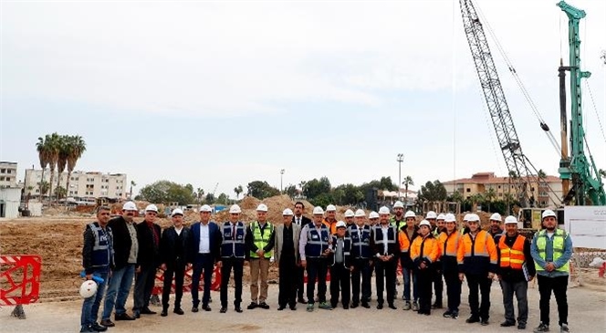 Mersin Büyükşehir Belediyesi Meclis Üyeleri Metro Çalışmaları Hakkında Bilgilendirildi