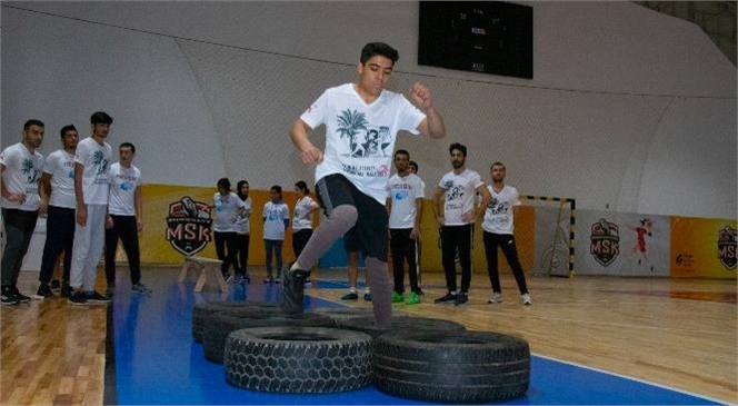 Mersinli Gençler, Fiziki Yeterlilik Sınavlarına Büyükşehir’in Ücretsiz Kurslarıyla Hazırlanıyor