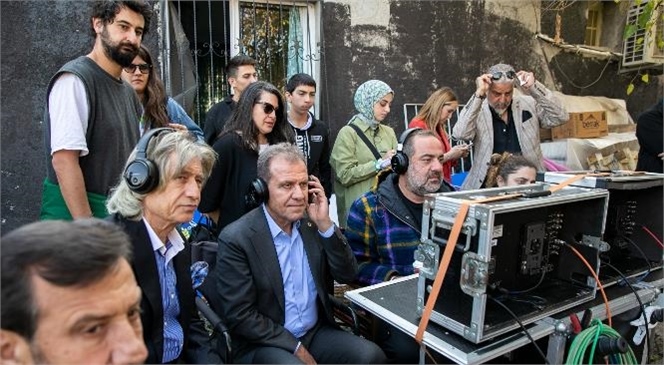 Mersin Büyükşehir Belediye Başkanı Seçer Monitör Başına Geçti, Çekimden Sahne İzledi