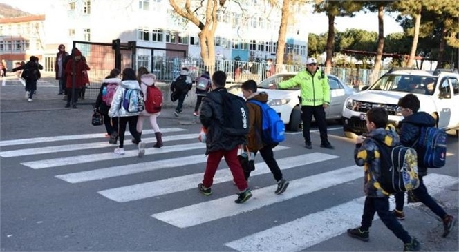 Okul Servis Araçları ve Personeli Denetlendi