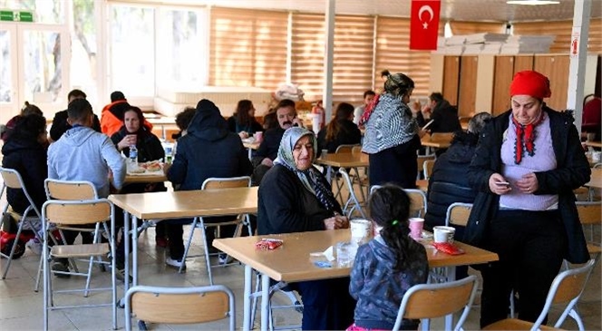 Mersin Büyükşehir Belediyesi, Binlerce Depremzedeye Kucak Açtı