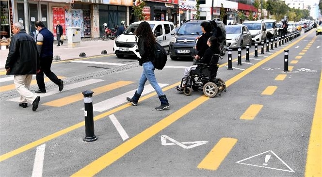 Mersin Büyükşehir Belediyesi, Yenilenen İstiklal Caddesi’nin İlk Etabını Yaya ve Araç Trafiğine Açtı