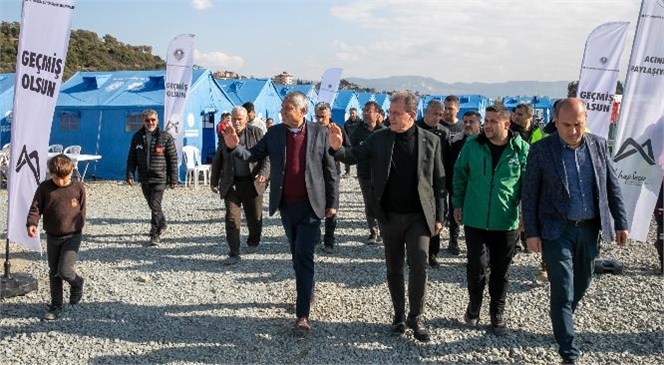 Seçer, Mersin Büyükşehir’in Hatay’da Kurduğu Çadır Kenti Ziyaret Etti