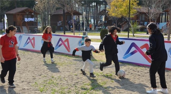 Tarsus Gençlik Kampı "Kır Çiçekleriyle" Doldu