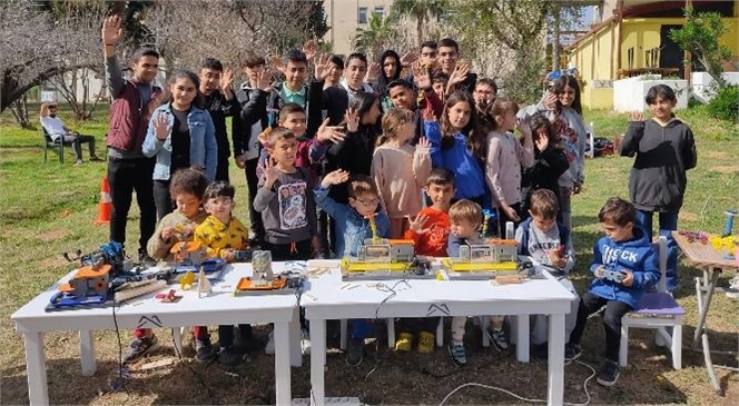 Büyükşehir’in Tarsus Kadın ve Çocuk Bilim, Teknoloji Atölyesi Öğrencileri Depremzede Çocuklarla Bir Araya Geldi