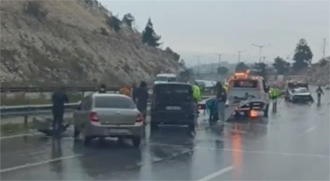 Otoyol Çamalan Civarında Trafik Kazası, 3 Araç Çarpıştı