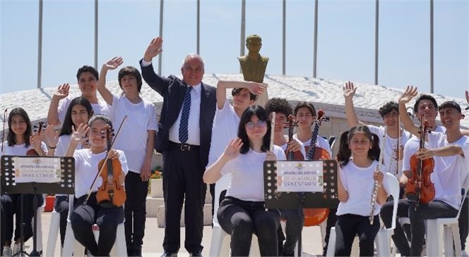 Erdemli Belediyesi Çocuk ve Gençlik Korosu, ‘bir Başkadır Benim Memleketim’ Şarkısını Seslendirdi