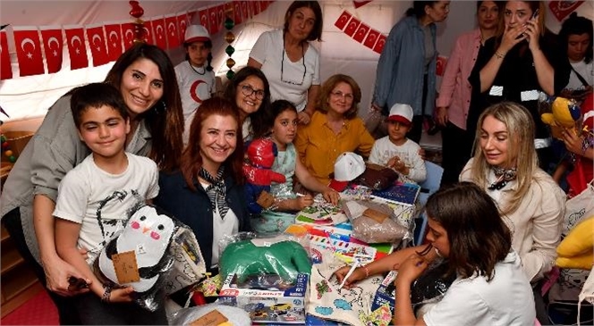 Mersinden Kadın Kooperatifi 23 Nisan’da Hatay’da Depremzede Çocukların Yanında Oldu