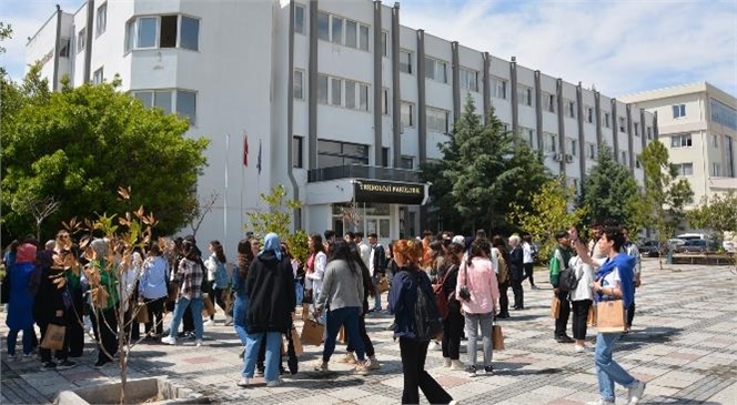 Büyükşehir Kurs Merkezlerinden Faydalanan Öğrenciler Tarsus Üniversitesi’ne Götürüldü
