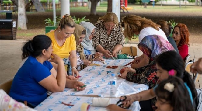 Kadınlar, Atölyelerde Bu Kez Kendileri İçin Hediye Yaptı